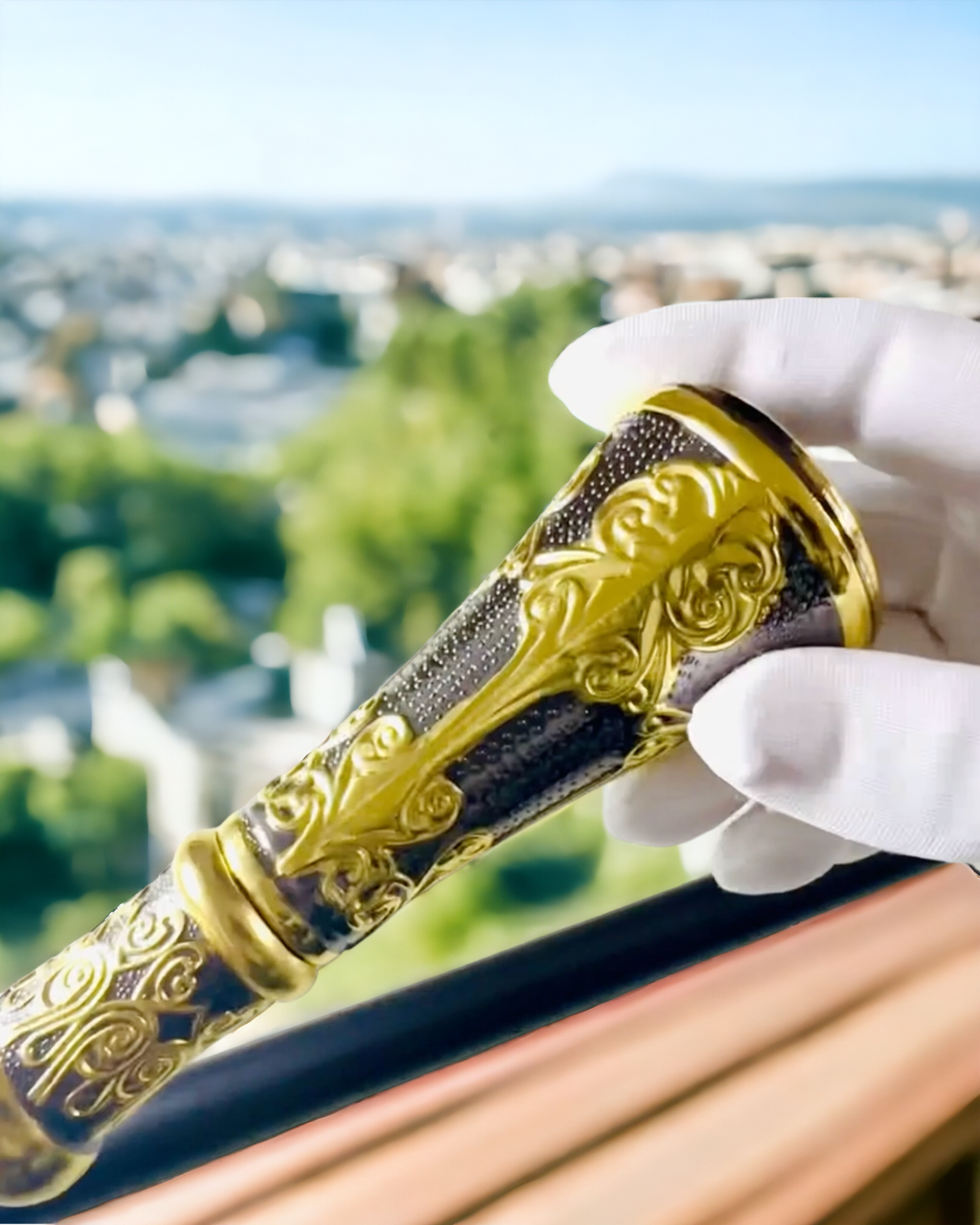 Bengala Luxuosa com Pega Dourada em Forma de Flor – Elegante e Moderna, 93 cm