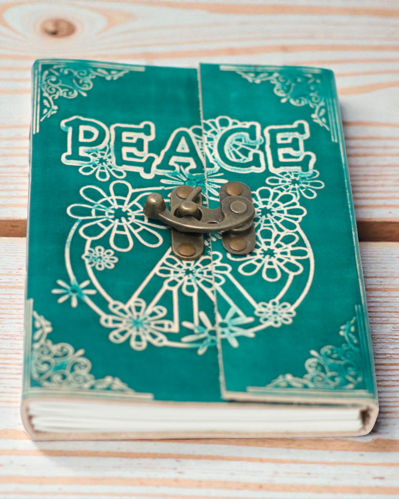 Caderno de notas em couro Green Peace com fecho (18x13 cm)
