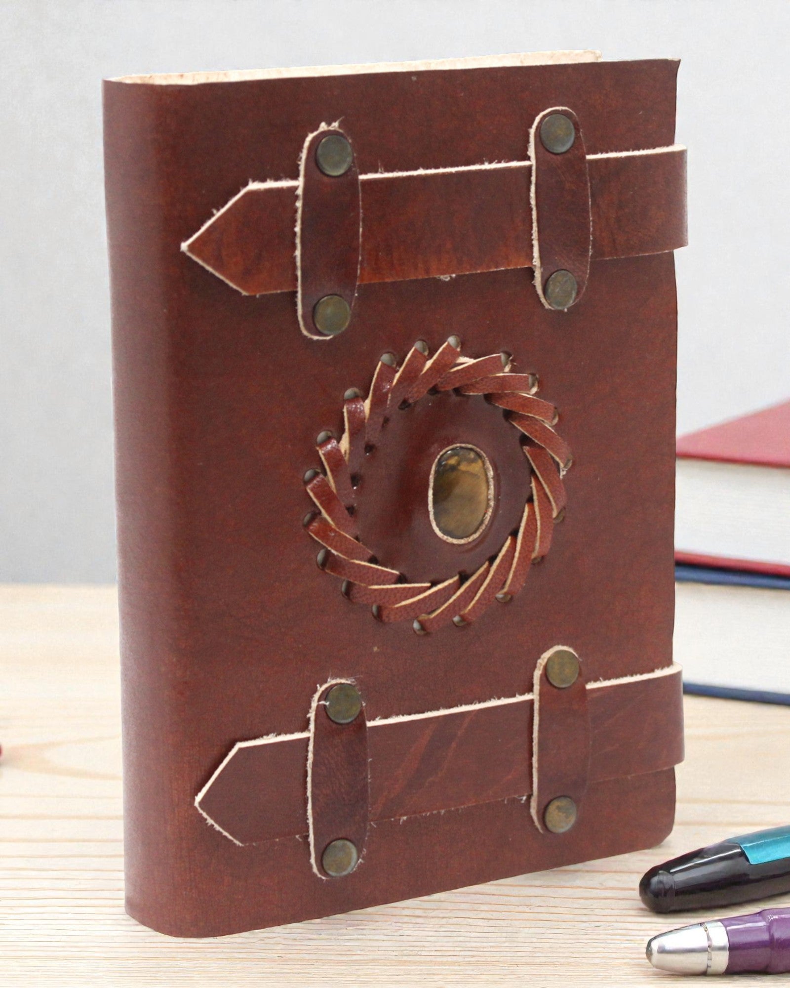 Solaris Eye – Caderno em Pele Olho-de-Tigre com Duas Correias