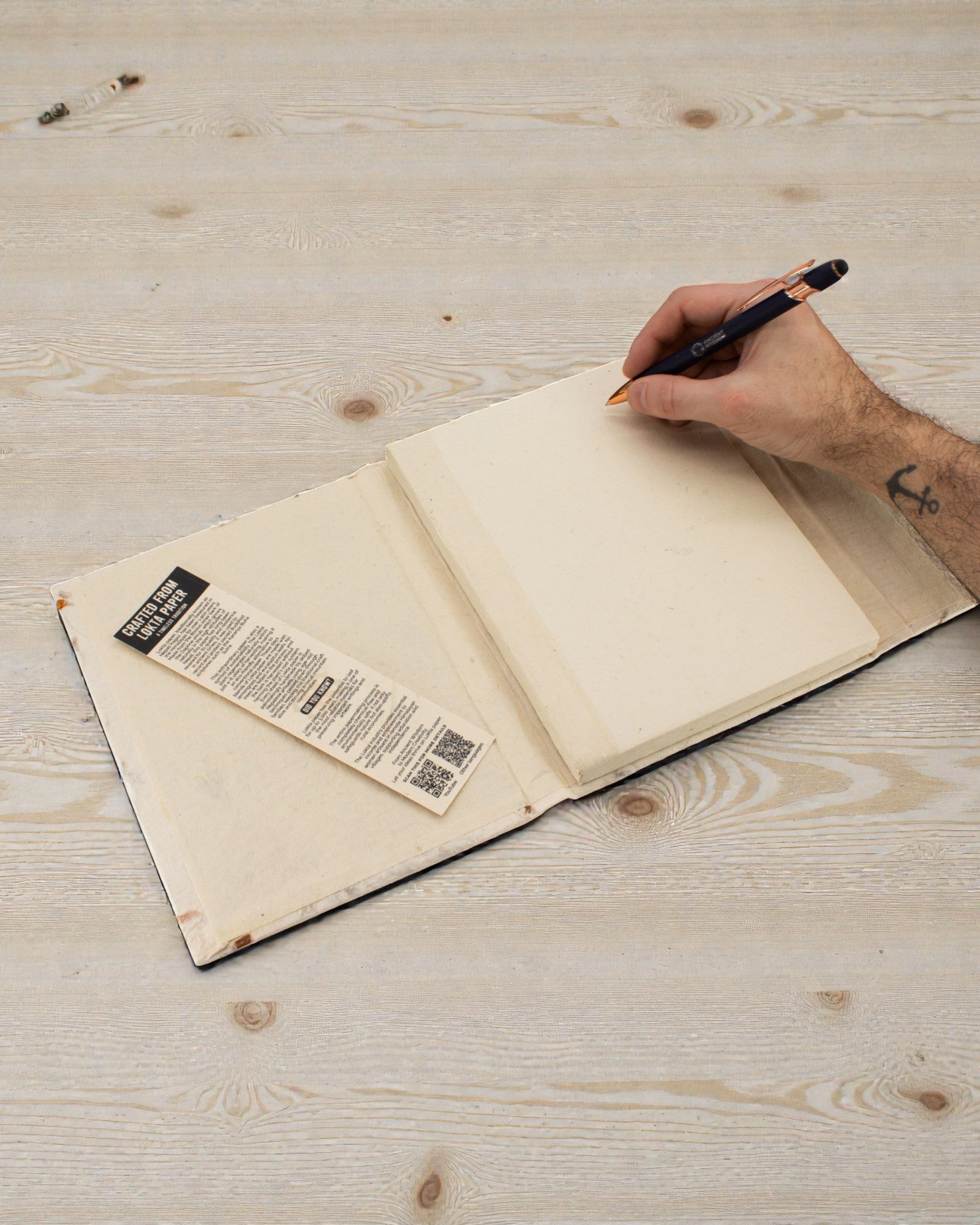 Caderno Grande Lokta Botanical Bloom – Flores (45 folhas, 21 x 15 cm)