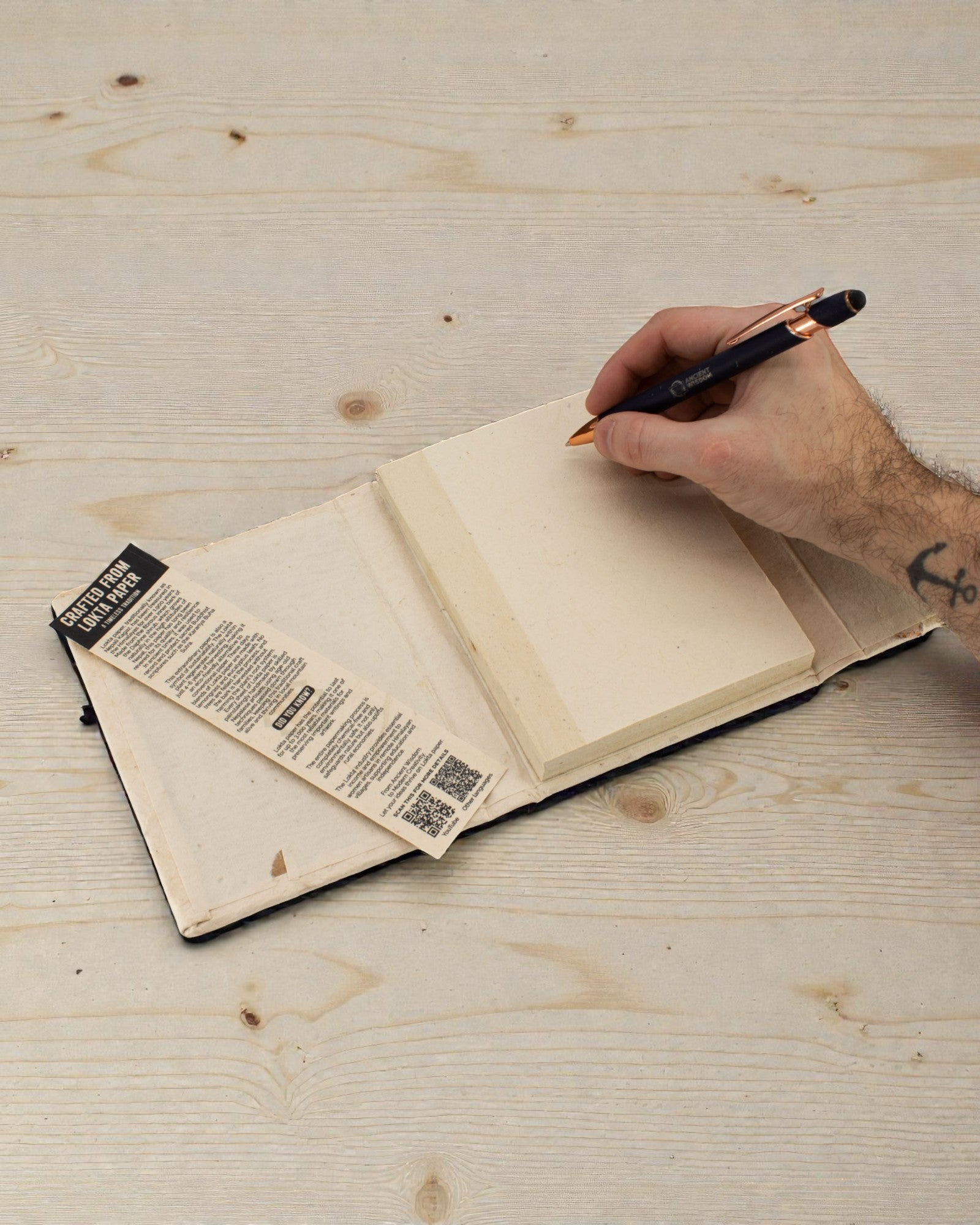 Caderno Médio Lokta Botanical Touch – Flores Secas (45 folhas, 15 x 12 cm)