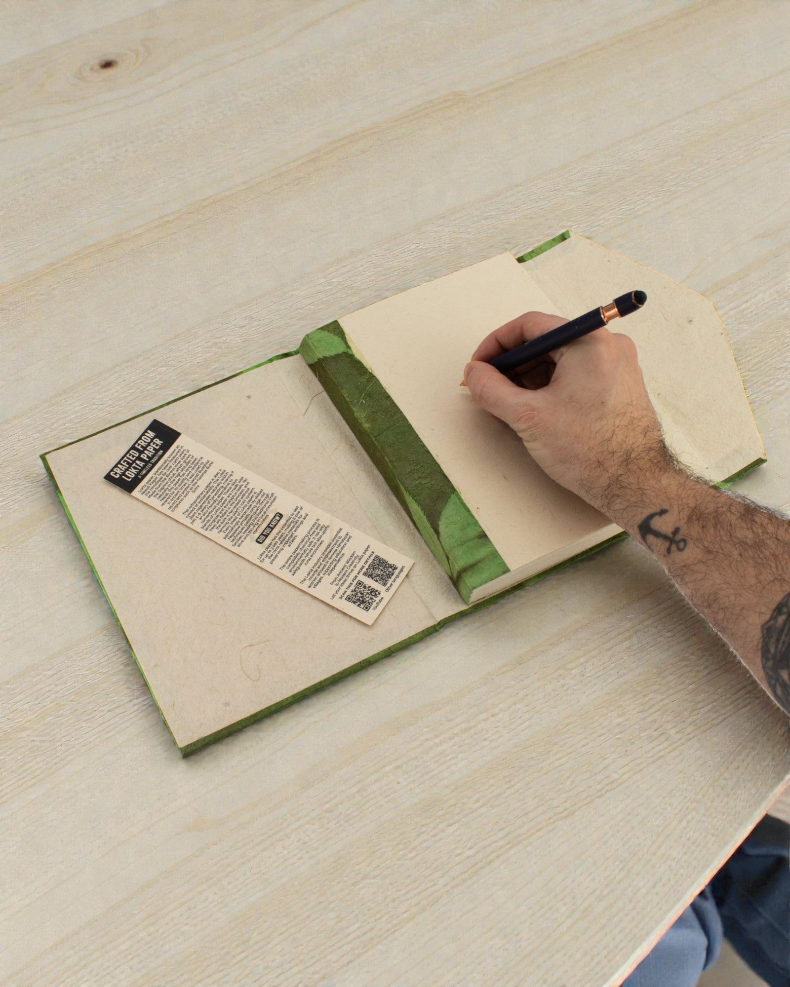 Caderno Lokta Grande Flores Ousadas – Verde Floresta (45 folhas, 21 x 15 cm)