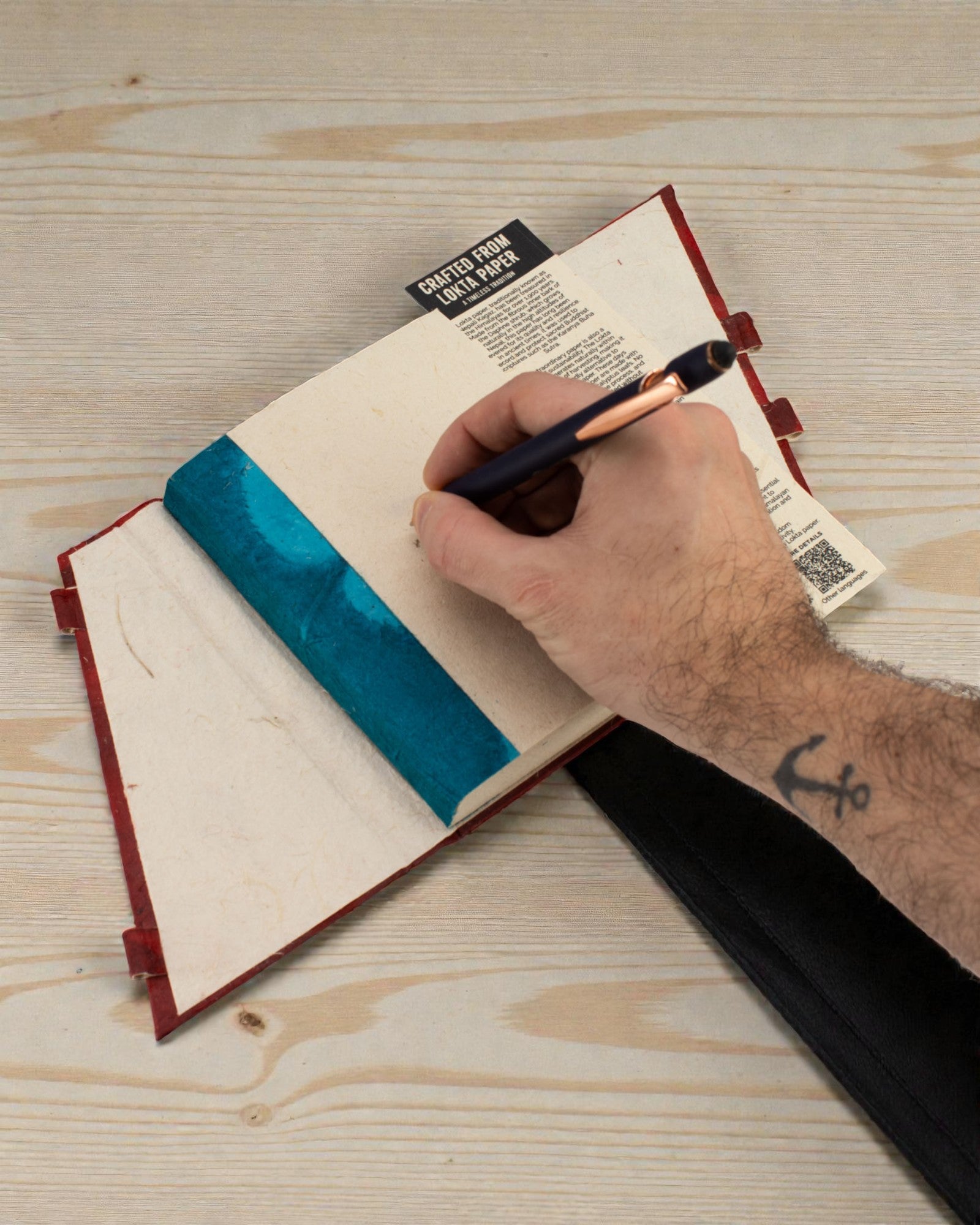 Caderno de notas Lokta Bold Floral Bamboo Lock – Médio (15x12cm) – 45 Folhas – Rubi