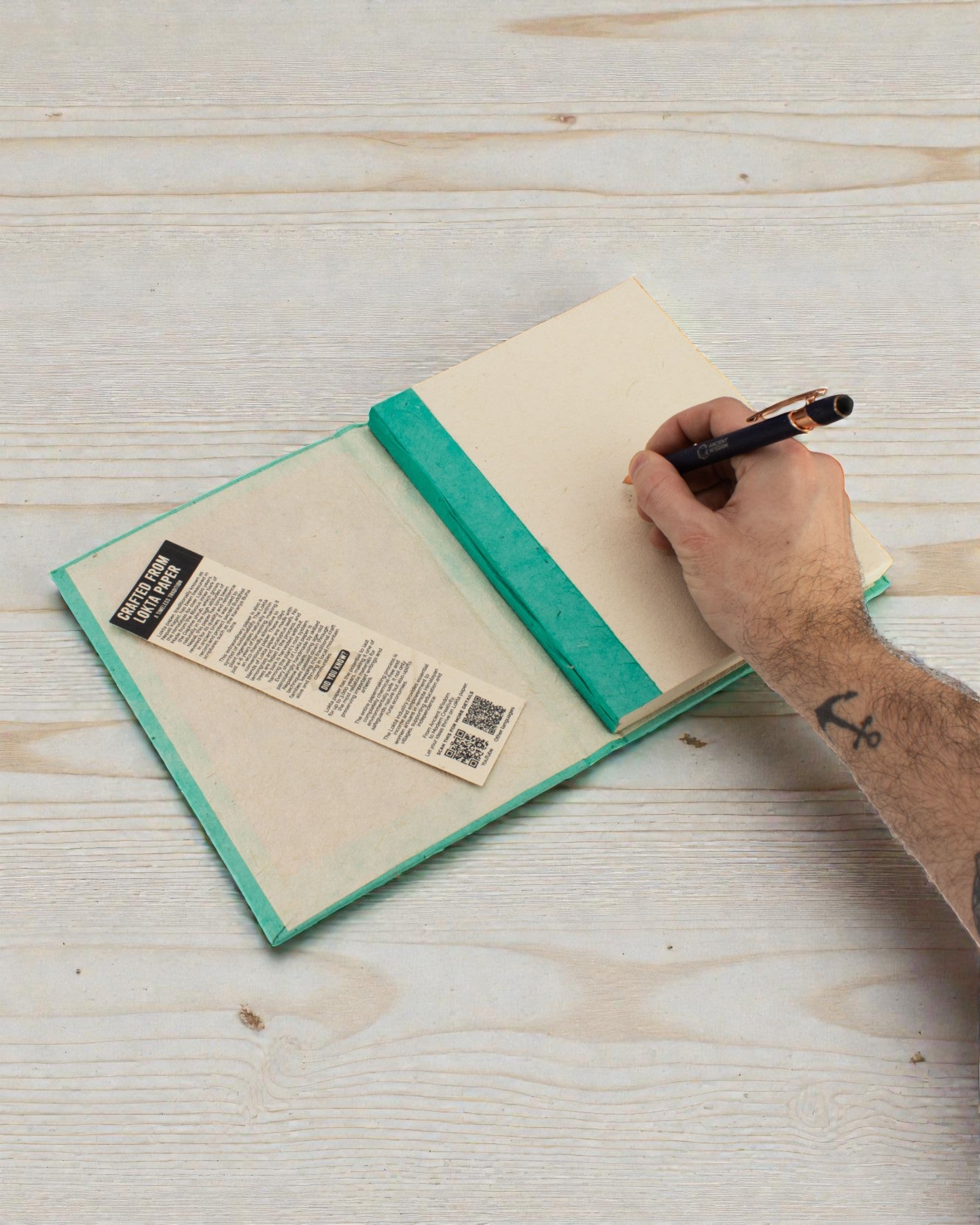 Caderno Artístico Lokta Mosaic – Mini Azulejos Turquesa (45 folhas, 21 x 15 cm)