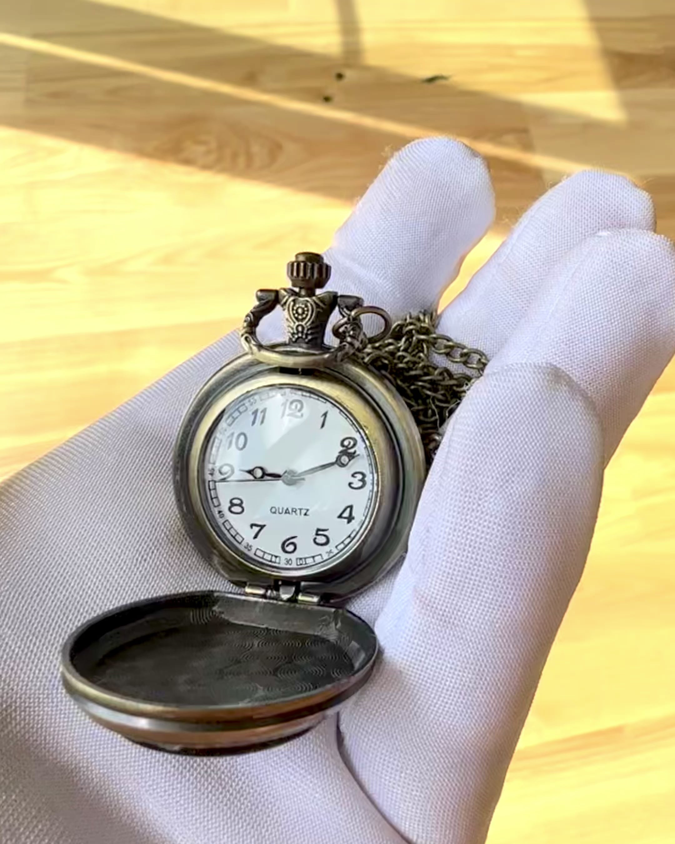 Relógio de Bolso "Dragon's Twilight" personalização com gravação