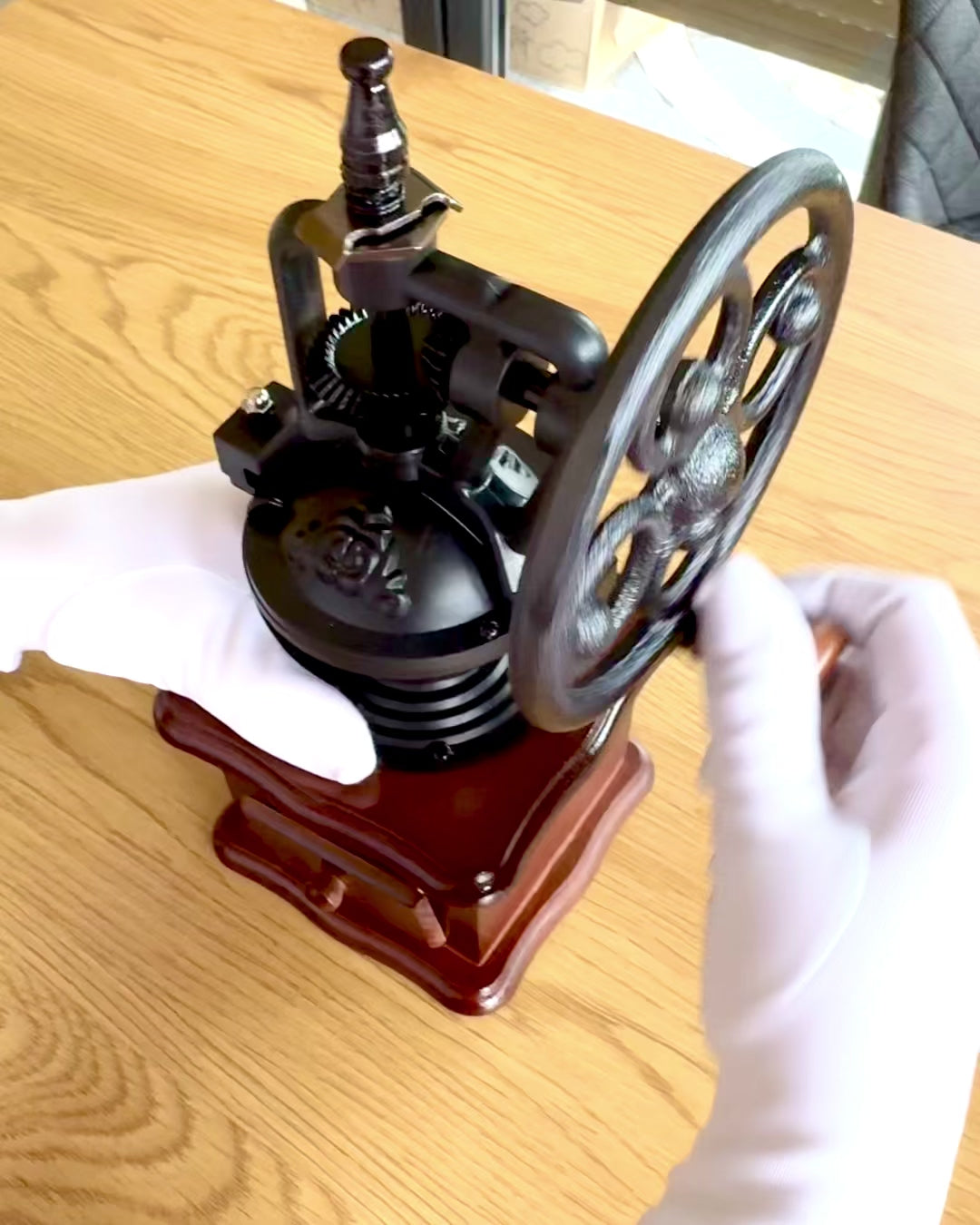 Moinho de café retro "Vintage Café" 27 cm de altura, com possibilidade de personalização com gravação para presente