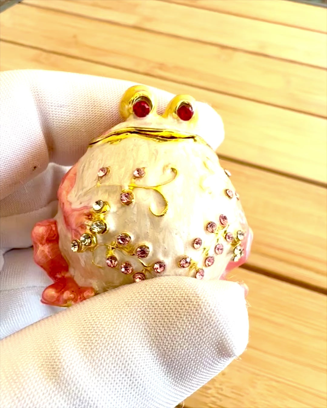 Caixa decorativa elegante "Żabi Skarb" para presente personalizável, com opção de gravação