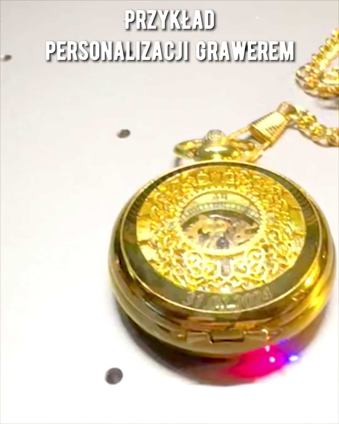 Relógio de Bolso Retro Esculpido com Mecanismo de Corda Manual, cor Dourada com Escala Romana e Mostrador Luminoso, Estilo Vintage