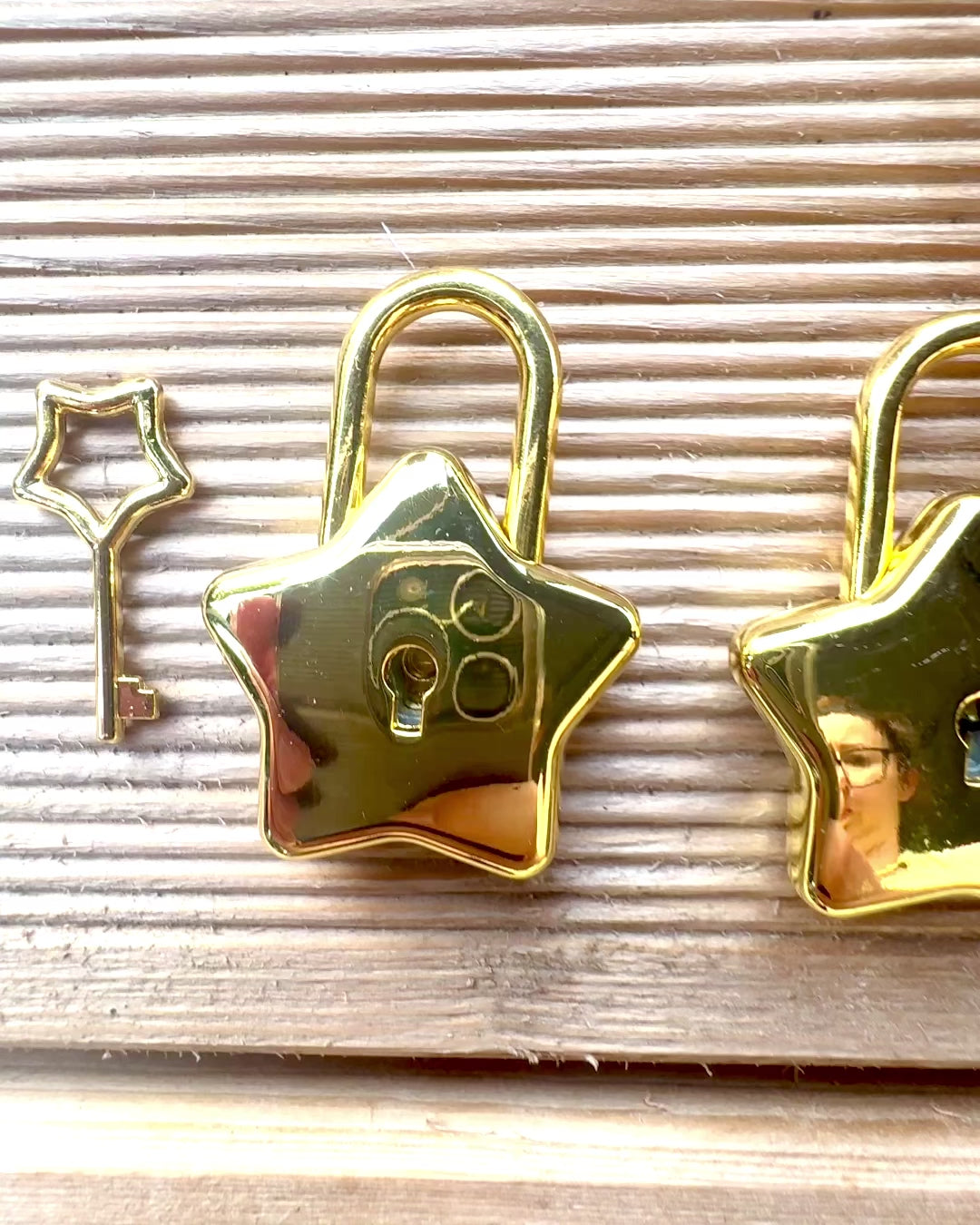 2 Mini Cadeados Estelares com Gravação – Protege os Teus Sonhos, personalizáveis para presente, 2 variantes de cores à escolha