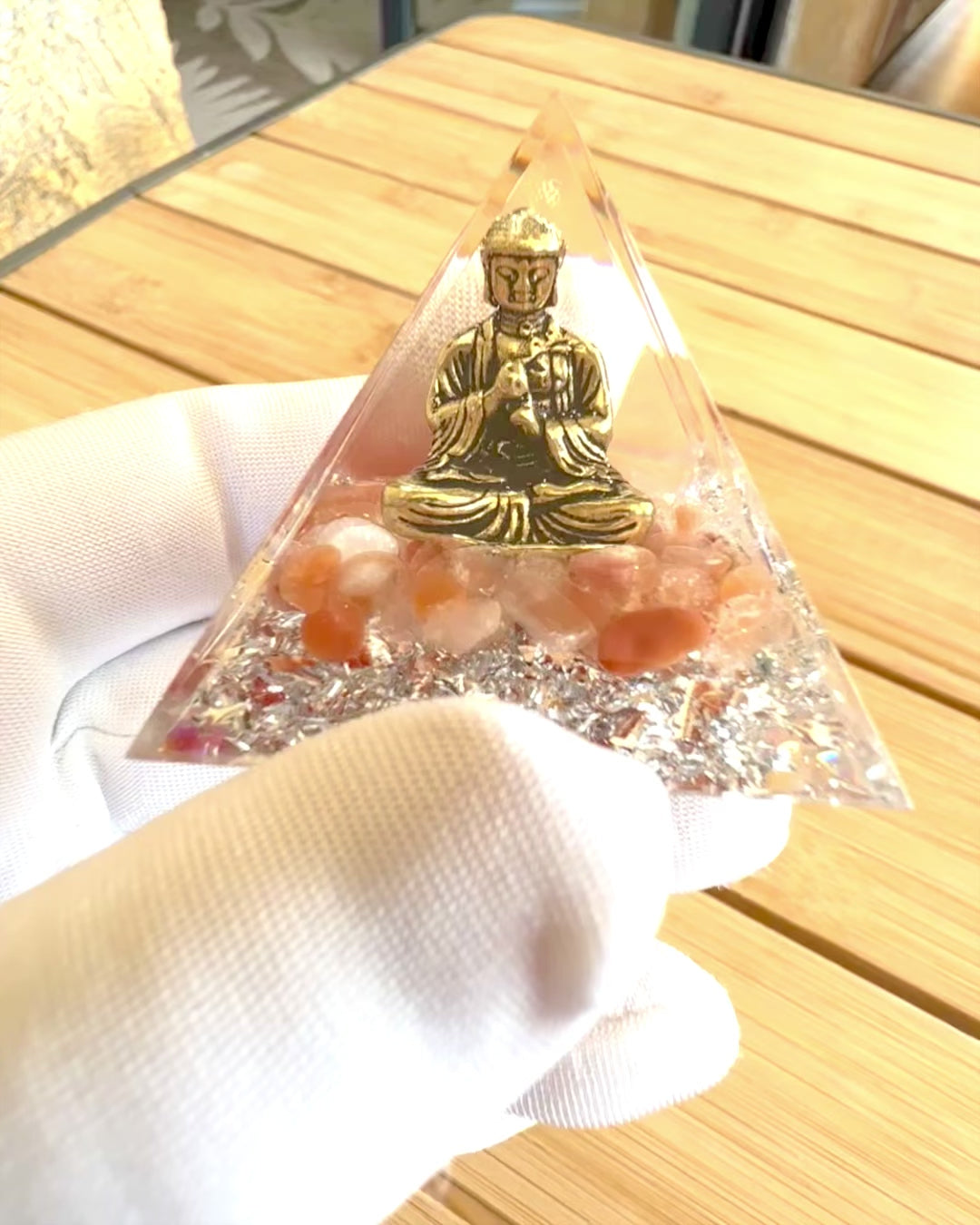 Pirâmide Energética "Meditação da Paz" com Pedras Preciosas