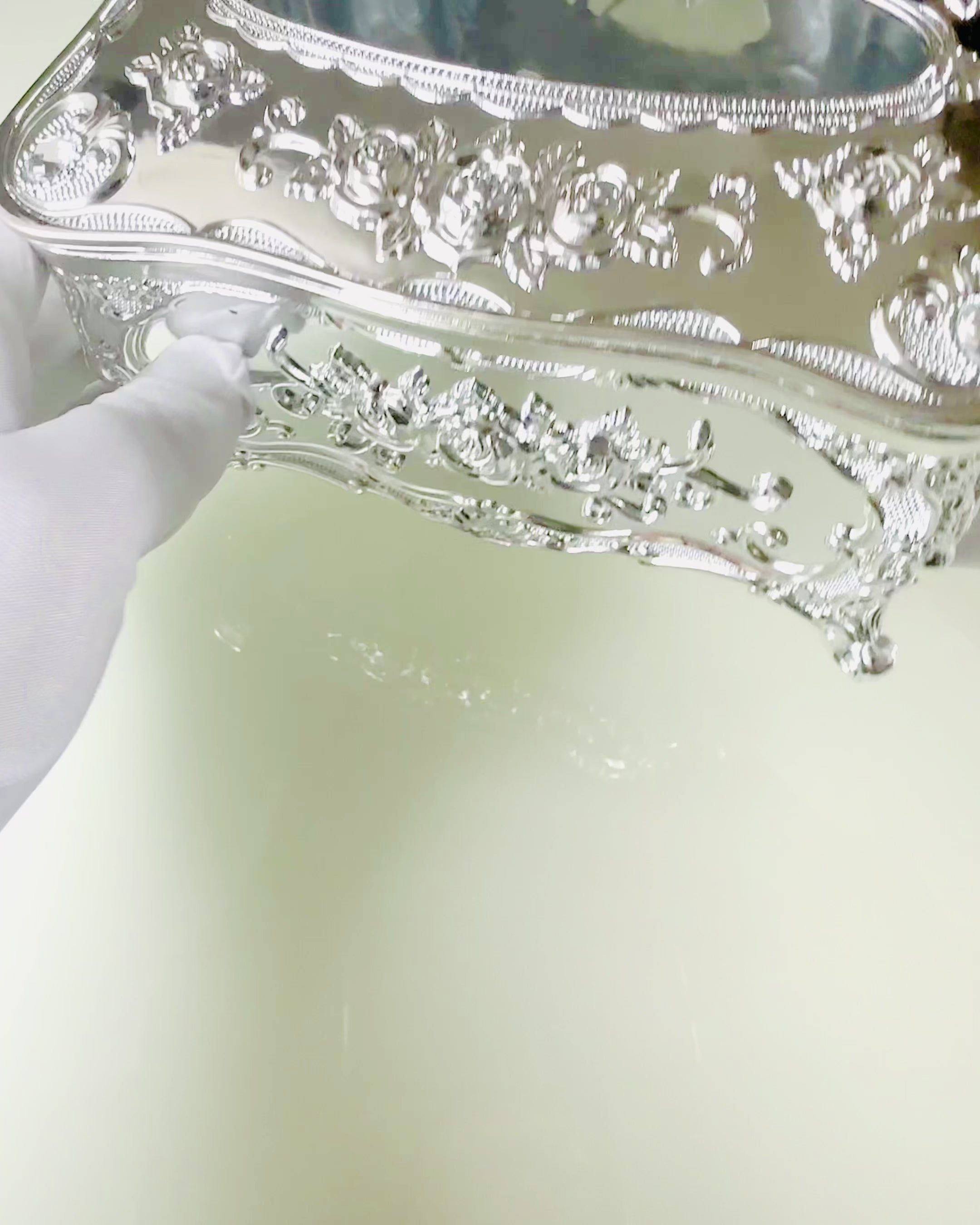 Caixa Elegante para Lenços com Flores em Relevo - Recipiente para Guardanapos