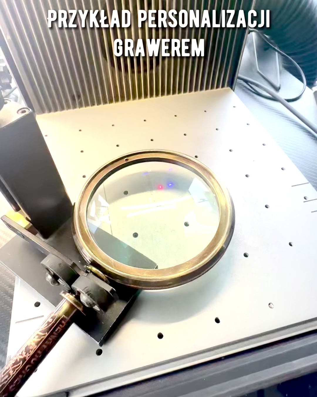 Lupa de Latão Navigator 1941 com Estojo de Couro – Feita à Mão, Premium, possibilidade de personalização para presente