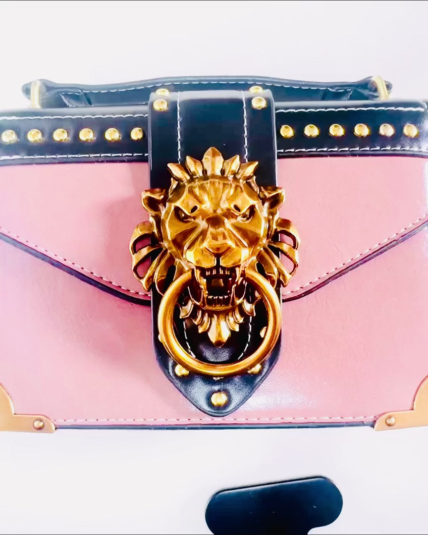 Bolsa Quadrada de Ombro Roxo Claro com Motivo de Leão – Bolsa Elegante de Pele PU Texturizada. Personalização com gravação