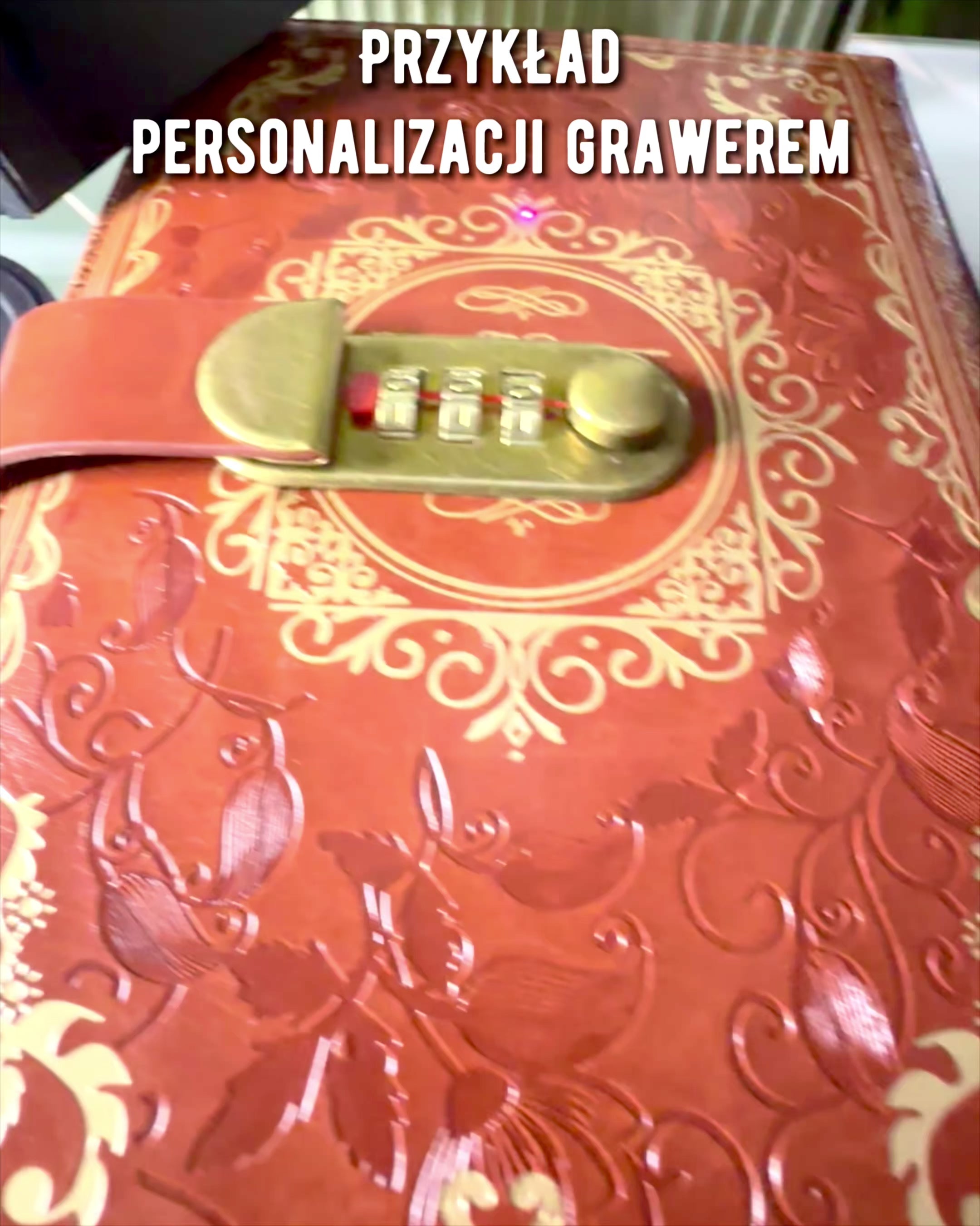 Exclusivo Caderno de Couro "Sekretnik" A5 com Fecho de Combinação - personalização com gravação