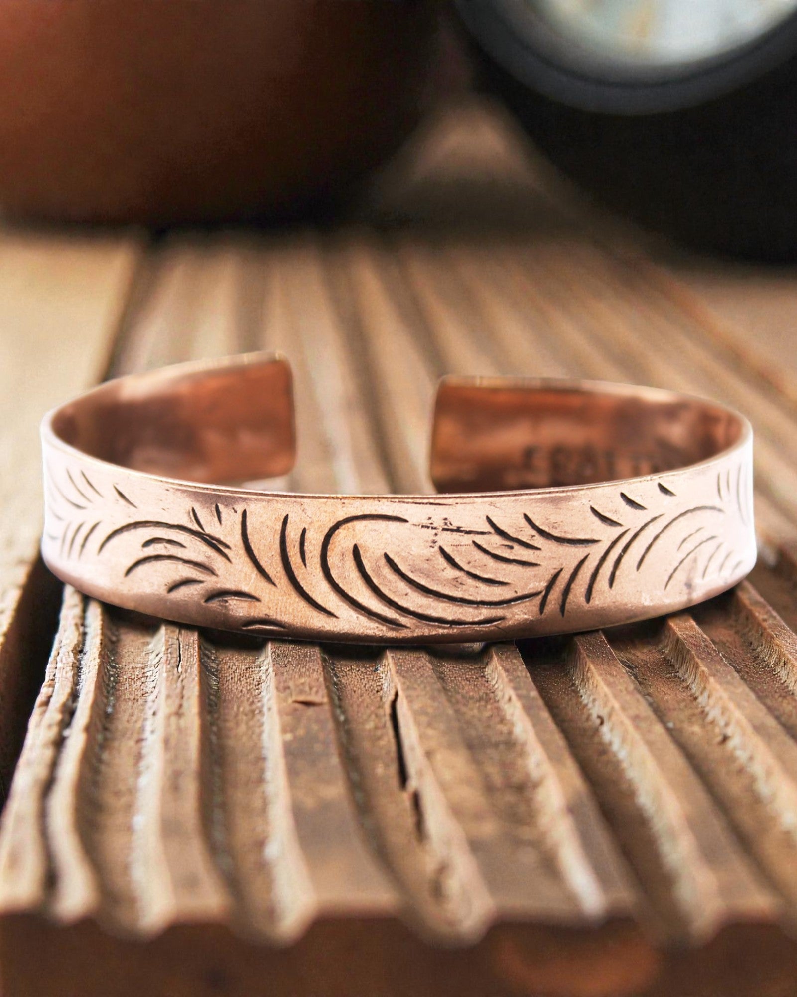 Pulseira Tibetana de Cobre Tribal Flow – Espirais Largas