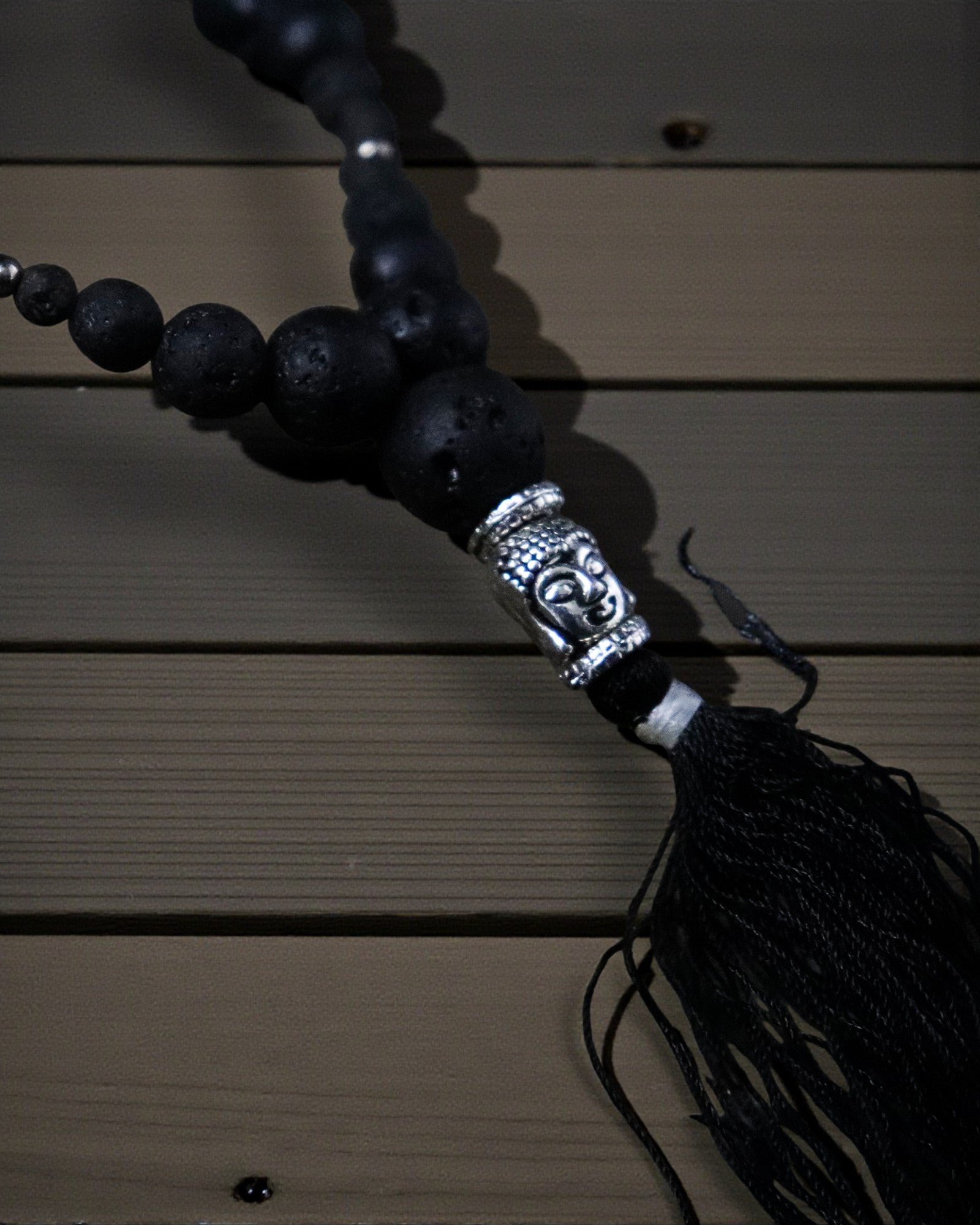 Colar Essência do Vulcão – Energia de Enraizamento