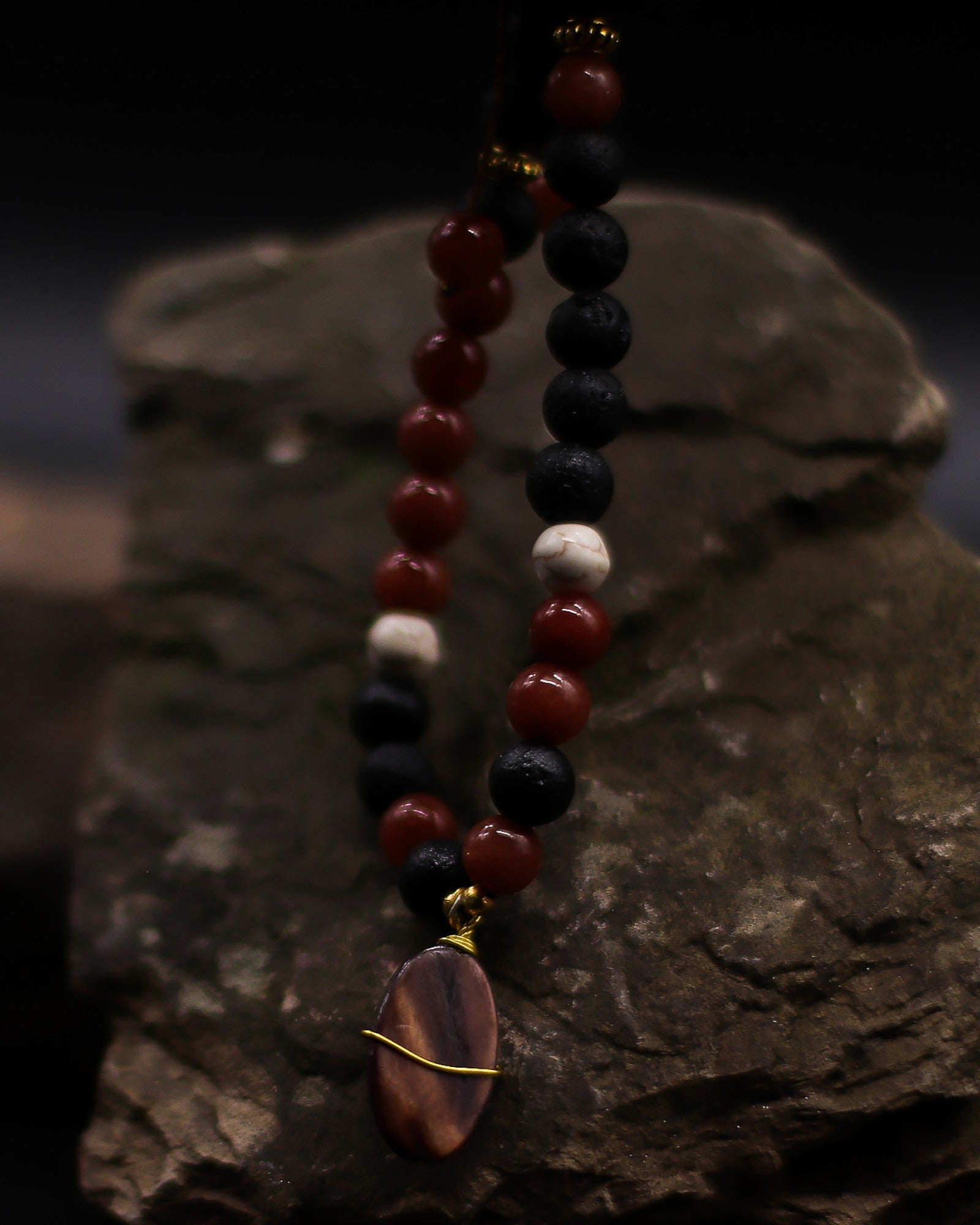 Colar Essência do Vulcão – Proteção