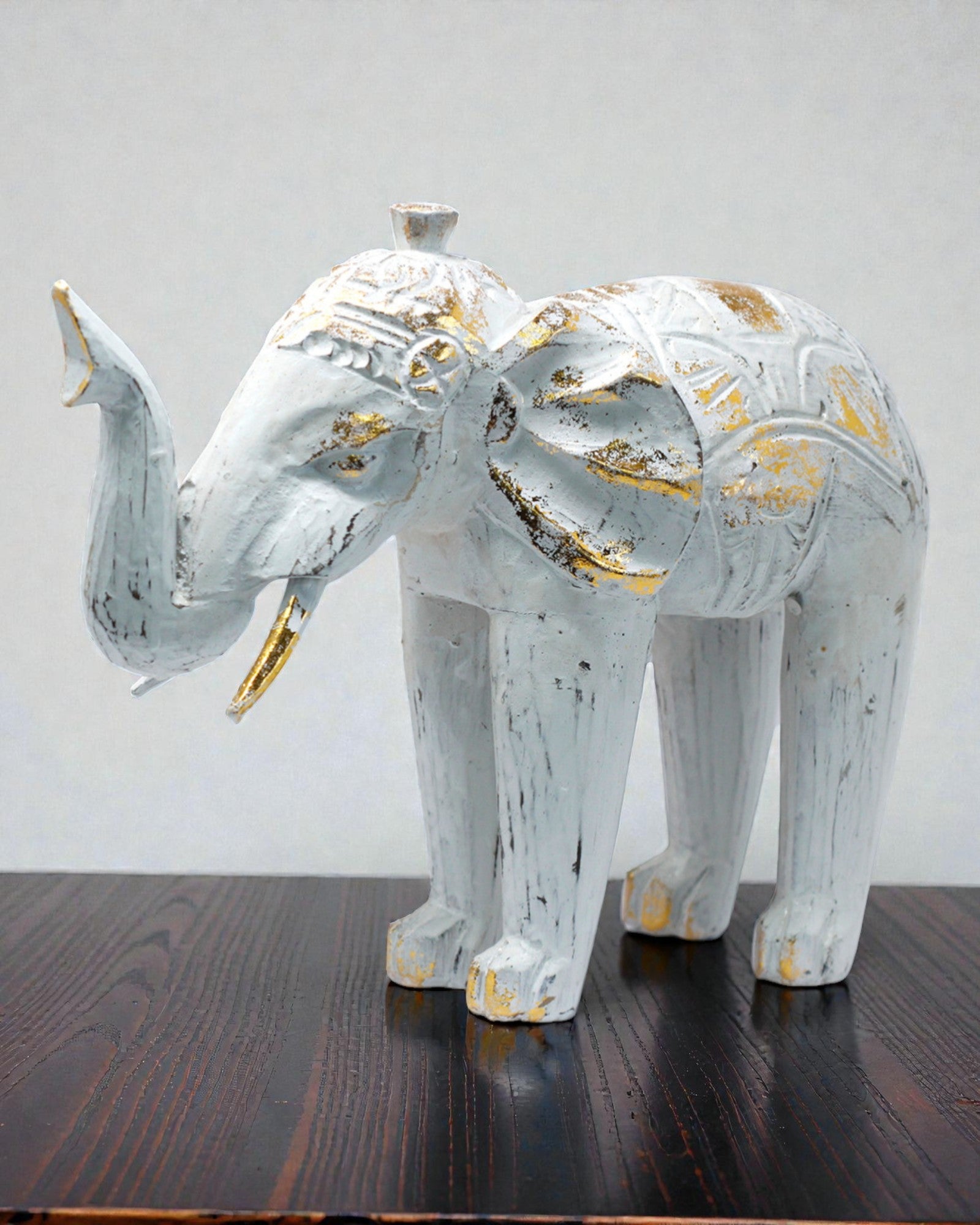 Escultura de Elefante 24 cm – Branco e Dourado