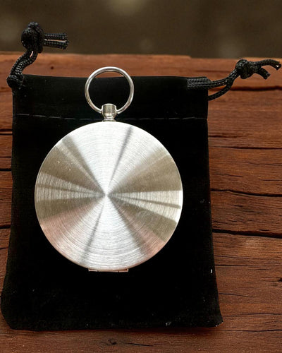 Bússola de Latão à Prova de Água com Efeito Luminoso - Essencial para Caminhadas e Campismo, personalização com gravação