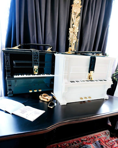 Mala Feminina “Piano Elegante” em Cores Preto e Branco