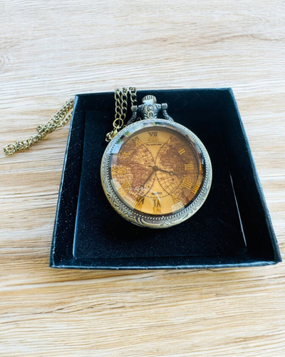 Relógio de Bolso Clássico de Quartzo com Mapa-Múndi – Pingente com Corrente em Estilo Vintage para Ela e para Ele, gravura