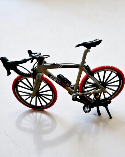 „Speedster” – modelo de colecionador com opção de gravação, 2 variantes à escolha