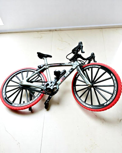 „Speedster” – modelo de colecionador com opção de gravação, 2 variantes à escolha