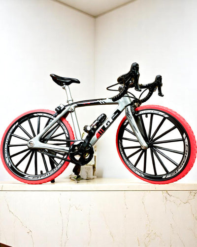 „Speedster” – modelo de colecionador com opção de gravação, 2 variantes à escolha