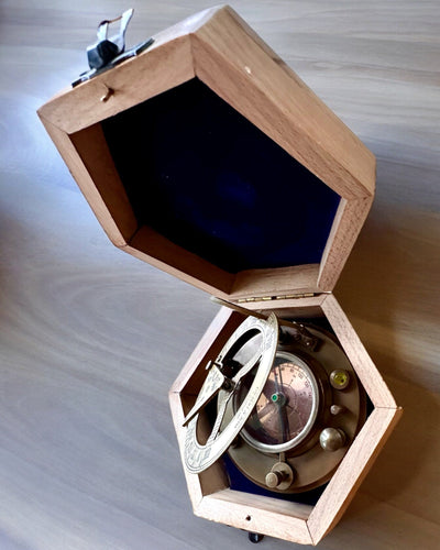 Bússola do Capitão Explorer 2 – possibilidade de gravação personalizada para presente, disponível em 2 variantes de cor