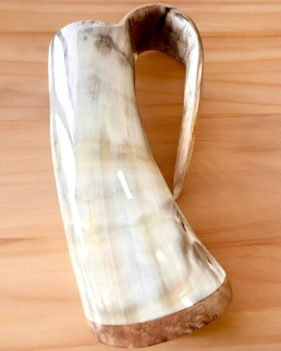 Caneca Esculpida 'Majstersztyk' com possibilidade de personalização por gravação - 5 variantes de cores