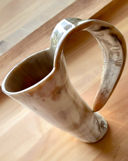 Caneca Esculpida 'Majstersztyk' com possibilidade de personalização por gravação - 5 variantes de cores