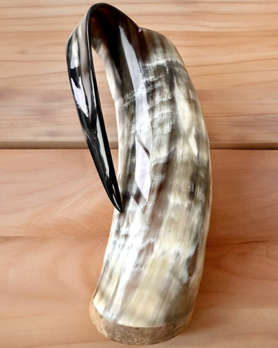 Caneca Esculpida 'Majstersztyk' com possibilidade de personalização por gravação - 5 variantes de cores