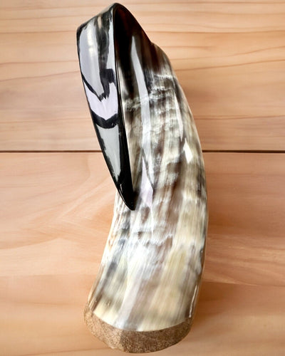 Caneca Esculpida 'Majstersztyk' com possibilidade de personalização por gravação - 5 variantes de cores