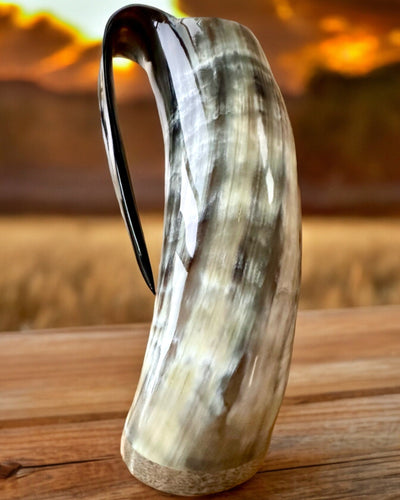 Caneca Esculpida 'Majstersztyk' com possibilidade de personalização por gravação - 5 variantes de cores