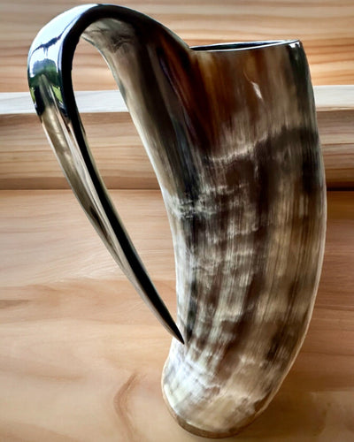 Caneca Esculpida 'Majstersztyk' com possibilidade de personalização por gravação - 5 variantes de cores