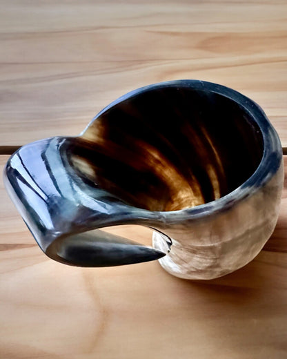 Caneca Esculpida 'Majstersztyk' com possibilidade de personalização por gravação - 5 variantes de cores
