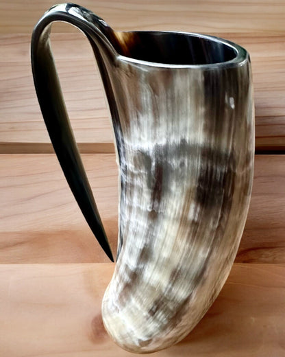 Caneca Esculpida 'Majstersztyk' com possibilidade de personalização por gravação - 5 variantes de cores