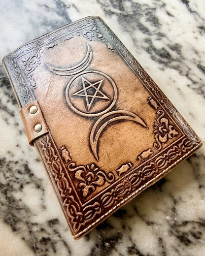Dziennik Premium, Padrão Antigo, Caderno de Couro "Magiczna Kronika" 200 páginas, 2 variantes à escolha, personalização com gravação
