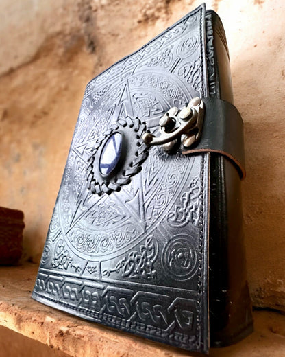 Dziennik Premium, Padrão Antigo, Caderno de Couro "Magiczna Kronika" 200 páginas, 2 variantes à escolha, personalização com gravação