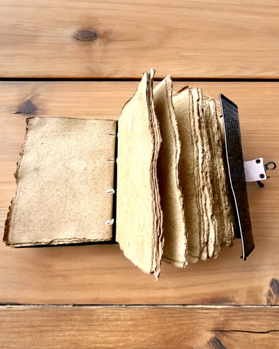 Dziennik Premium, Padrão Antigo, Caderno de Couro "Magiczna Kronika" 200 páginas, 2 variantes à escolha, personalização com gravação