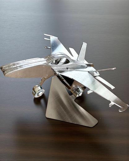 Modelo Metálico de Caça "SkyRaptor" – aço inoxidável, gravação personalizada para presente