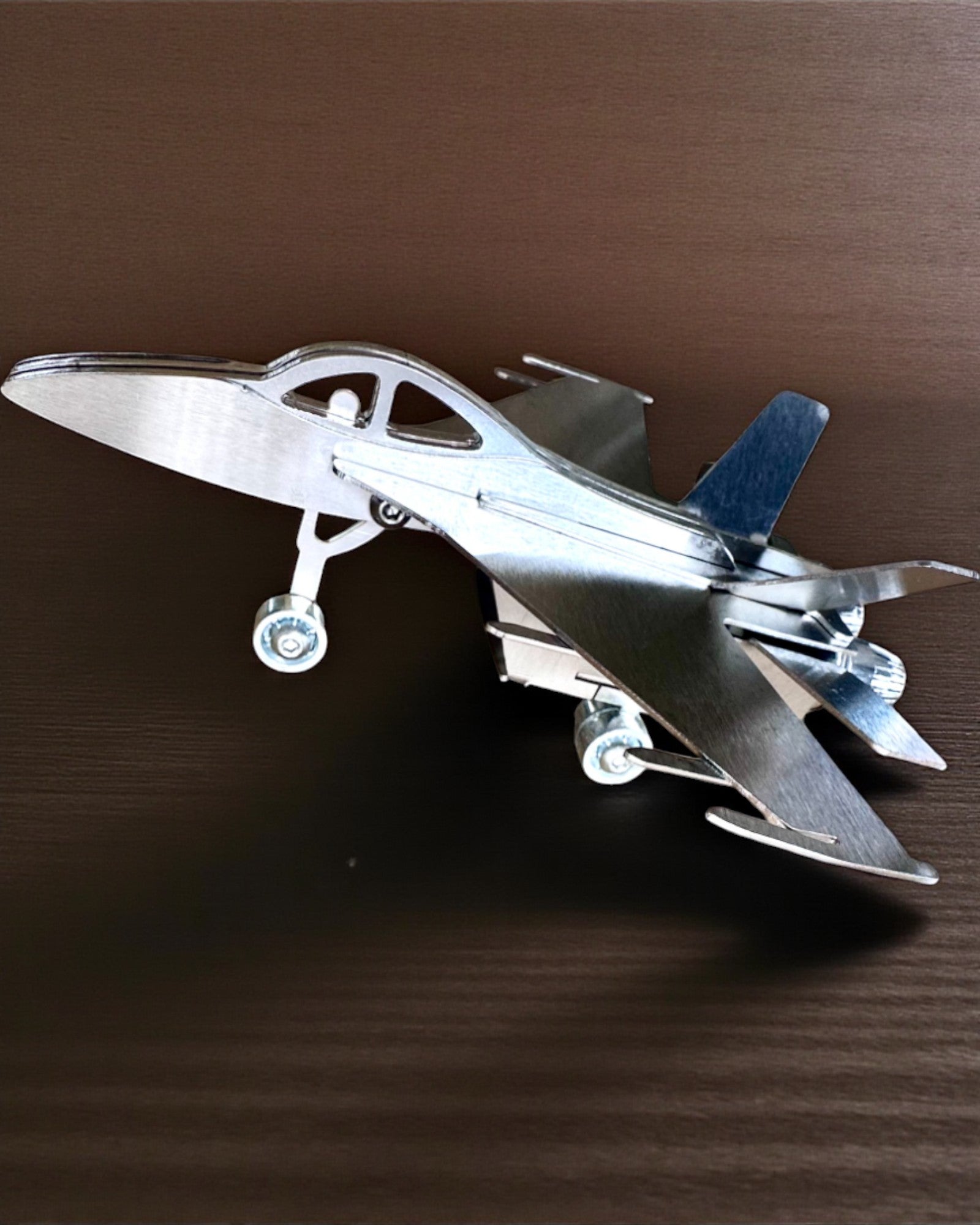 Modelo Metálico de Caça "SkyRaptor" – aço inoxidável, gravação personalizada para presente