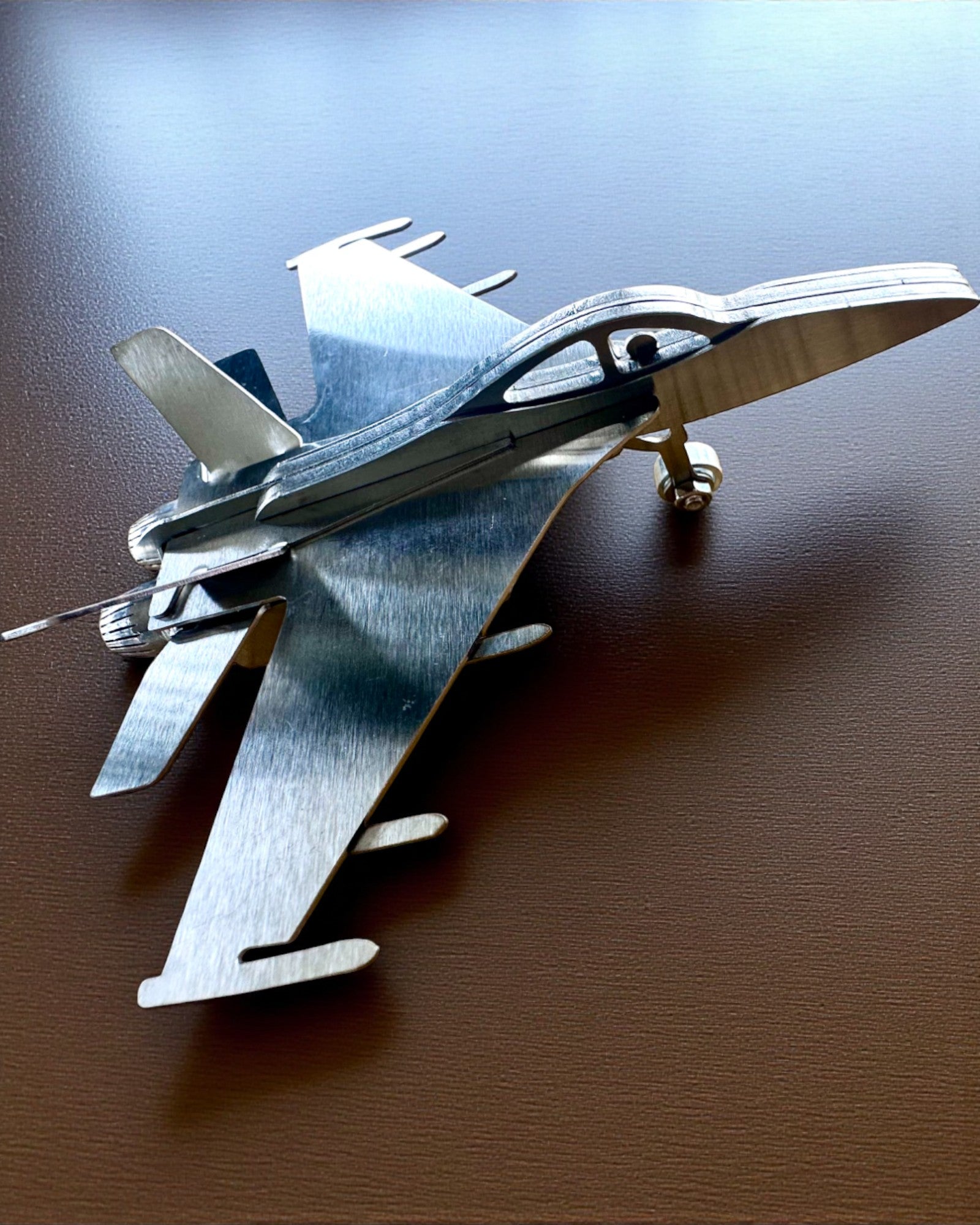 Modelo Metálico de Caça "SkyRaptor" – aço inoxidável, gravação personalizada para presente