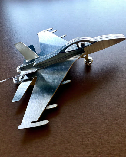 Modelo Metálico de Caça "SkyRaptor" – aço inoxidável, gravação personalizada para presente