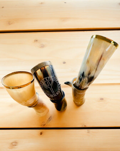 Caneca de Chifre "Viking Valor" - Gravada à Mão, Qualidade Premium - 4 variantes à escolha
