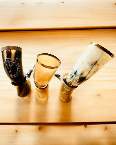 Caneca de Chifre "Viking Valor" - Gravada à Mão, Qualidade Premium - 4 variantes à escolha