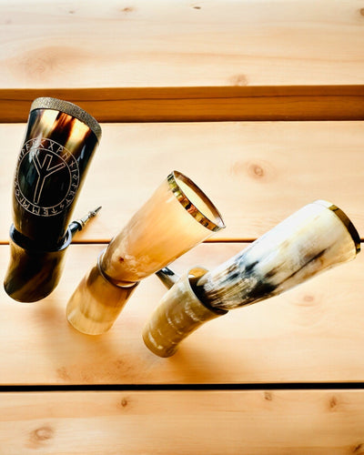Caneca de Chifre "Viking Valor" - Gravada à Mão, Qualidade Premium - 4 variantes à escolha