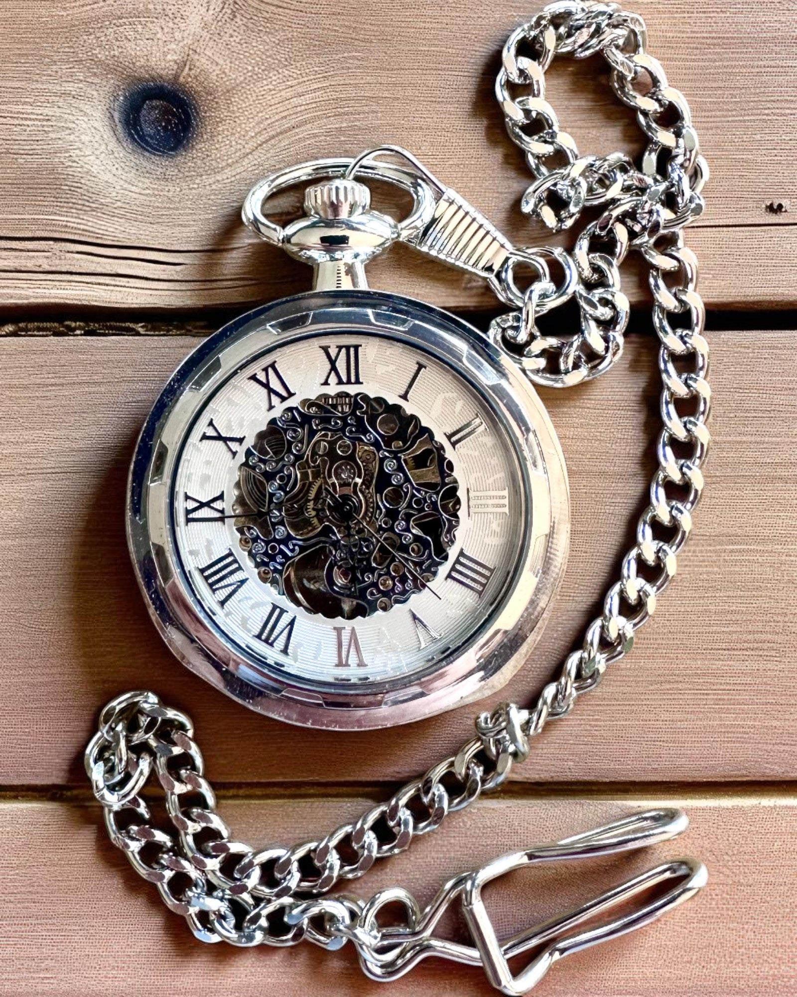 Relógio de Bolso Mecânico Exclusivo Prateado em Estilo Retro, à Prova de Água - Elegância para Qualquer Ocasião, com gravação