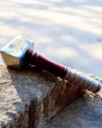 Martelo Mjölnir dos Skalds – 33 cm, Martelo Viking Forjado à Mão com Opção de Gravação