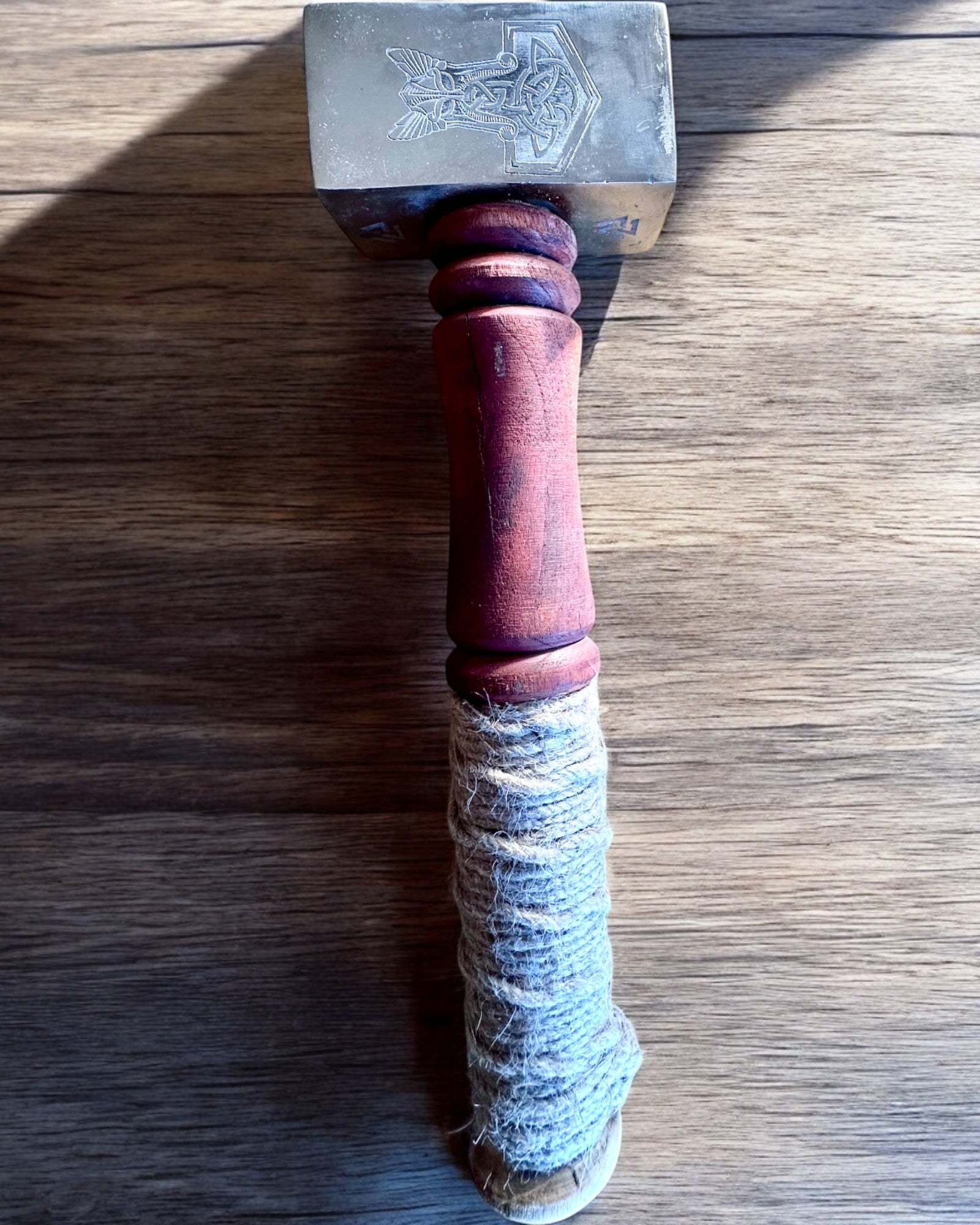 Martelo Mjölnir dos Skalds – 33 cm, Martelo Viking Forjado à Mão com Opção de Gravação